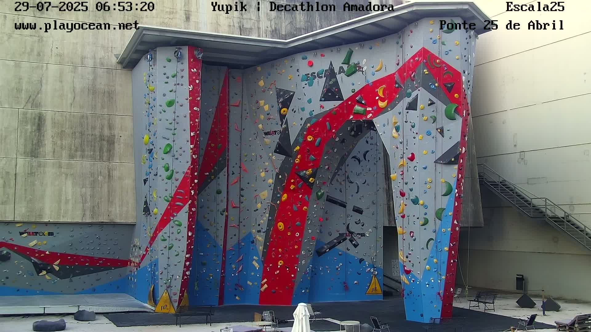 Under Ponte 25 de April Bridge, Escala25 Climbing Studio Live Cam - Alcantara, Lisbon, Portugal 