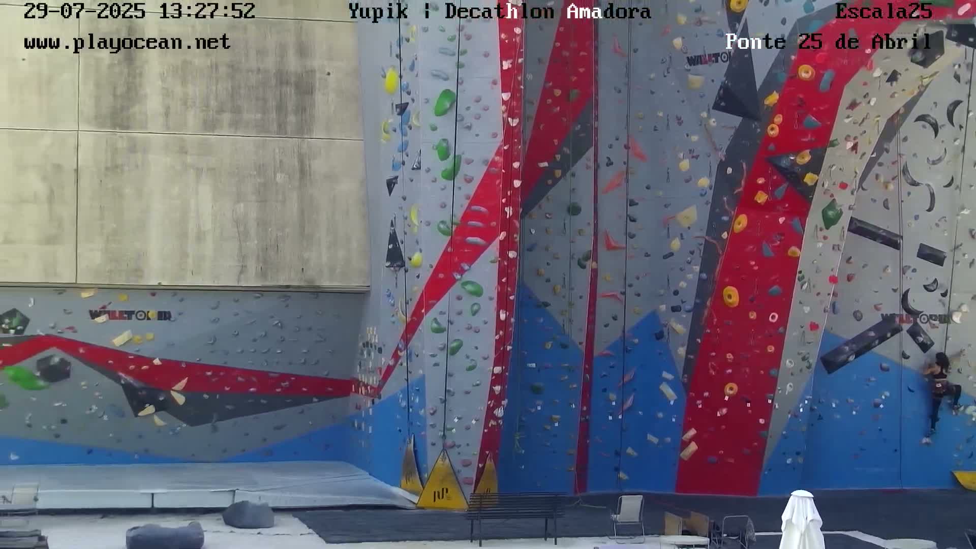 Under Ponte 25 de April Bridge, Escala25 Climbing Studio Live Cam - Alcantara, Lisbon, Portugal 