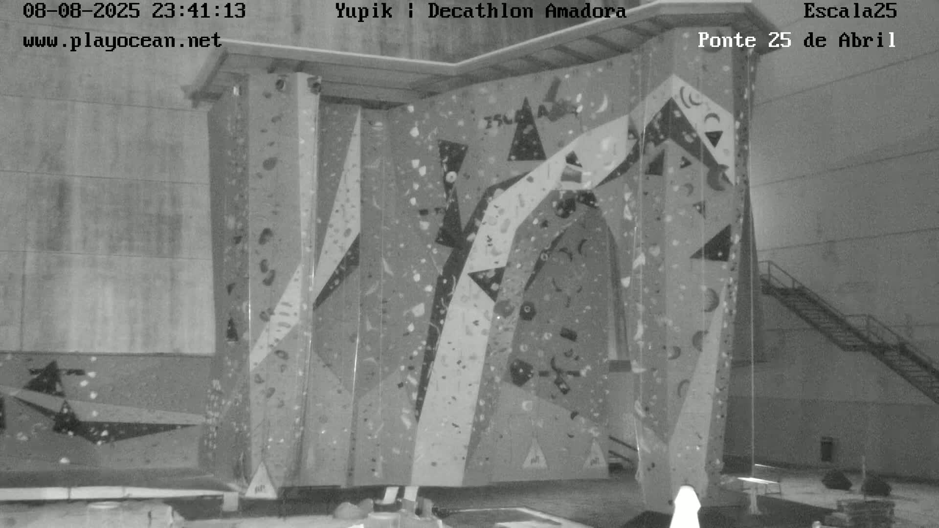 Under Ponte 25 de April Bridge, Escala25 Climbing Studio Live Cam - Alcantara, Lisbon, Portugal 