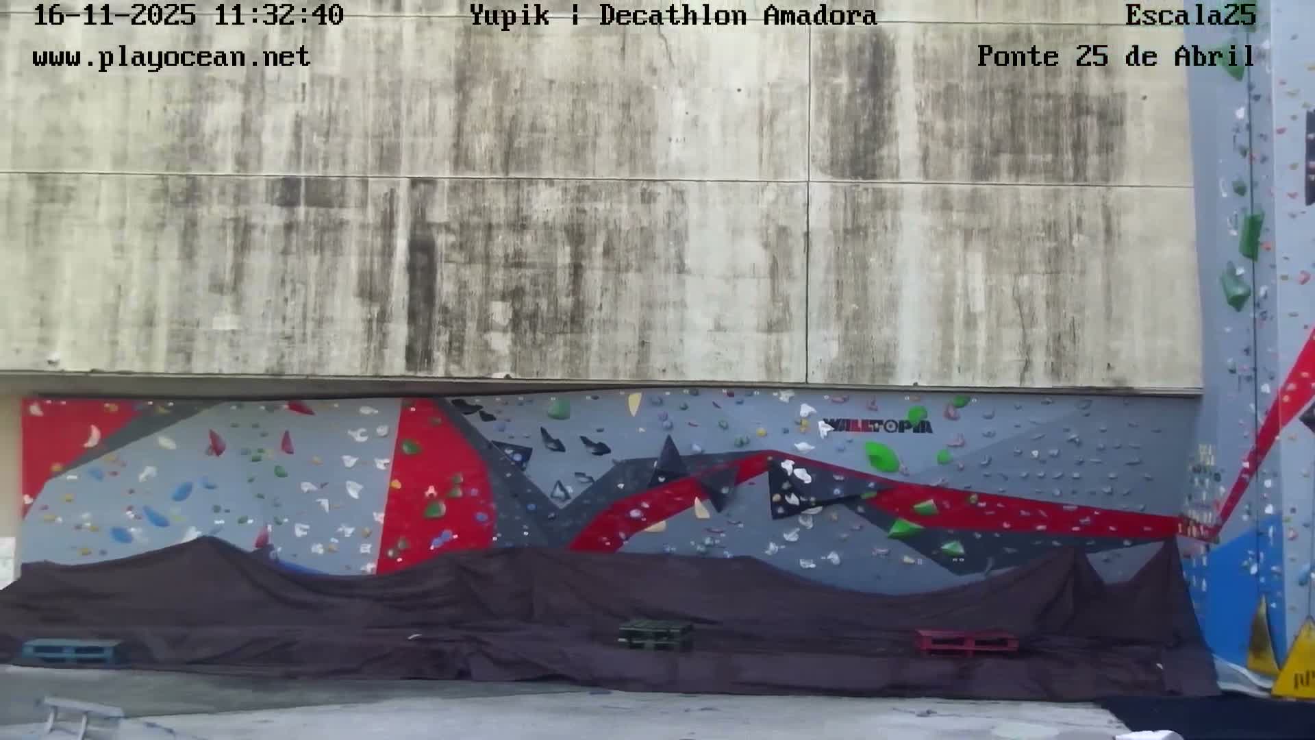 Under Ponte 25 de April Bridge, Escala25 Climbing Studio Live Cam - Alcantara, Lisbon, Portugal 
