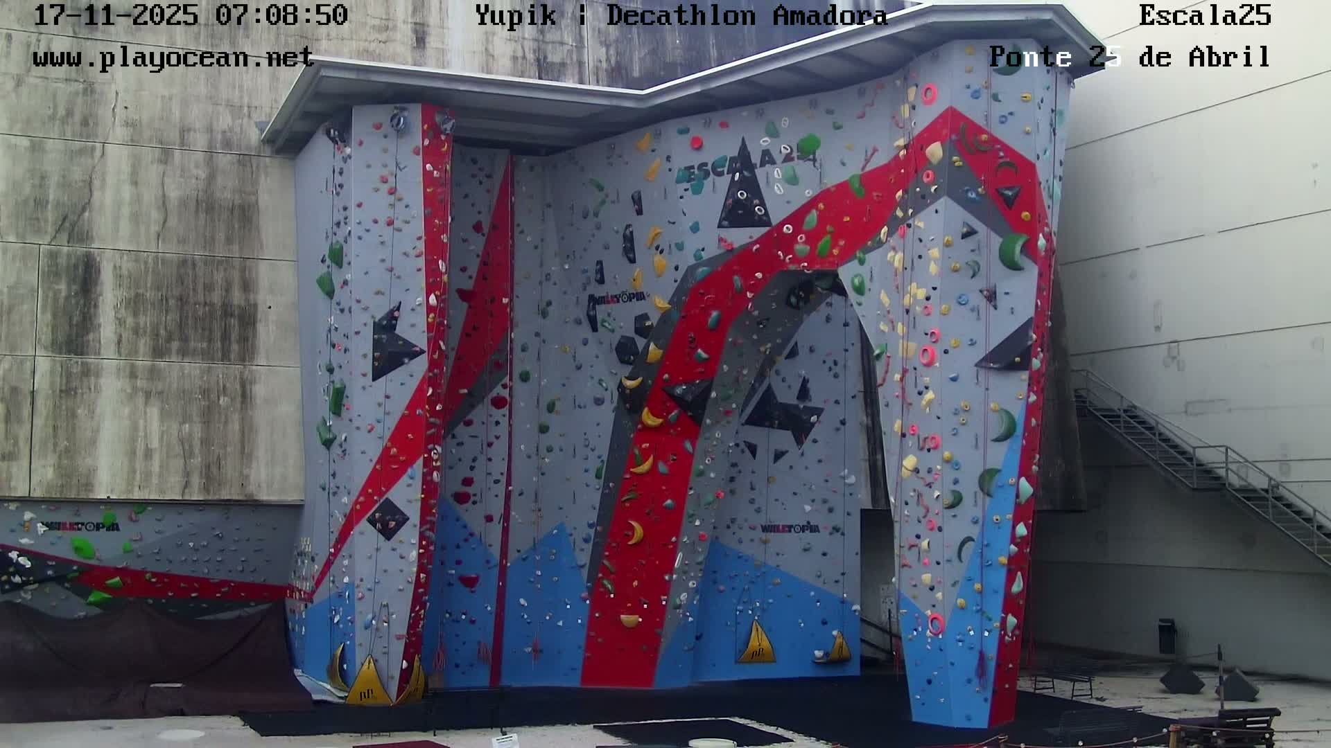 Under Ponte 25 de April Bridge, Escala25 Climbing Studio Live Cam - Alcantara, Lisbon, Portugal 