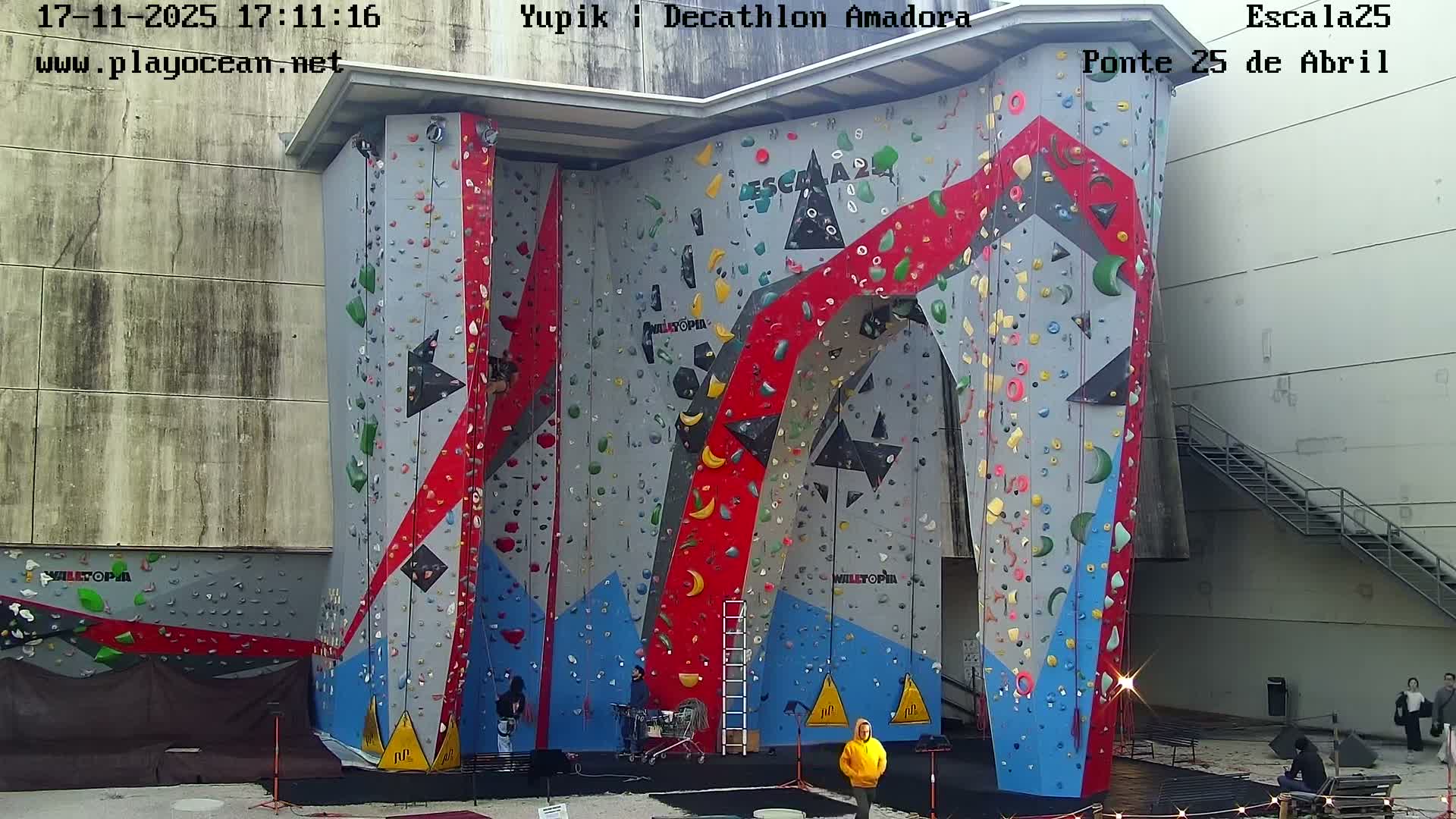 Under Ponte 25 de April Bridge, Escala25 Climbing Studio Live Cam - Alcantara, Lisbon, Portugal 