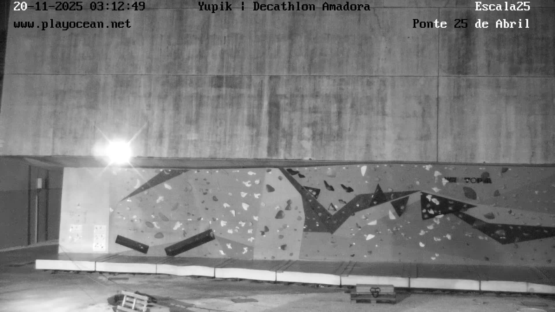 Under Ponte 25 de April Bridge, Escala25 Climbing Studio Live Cam - Alcantara, Lisbon, Portugal 