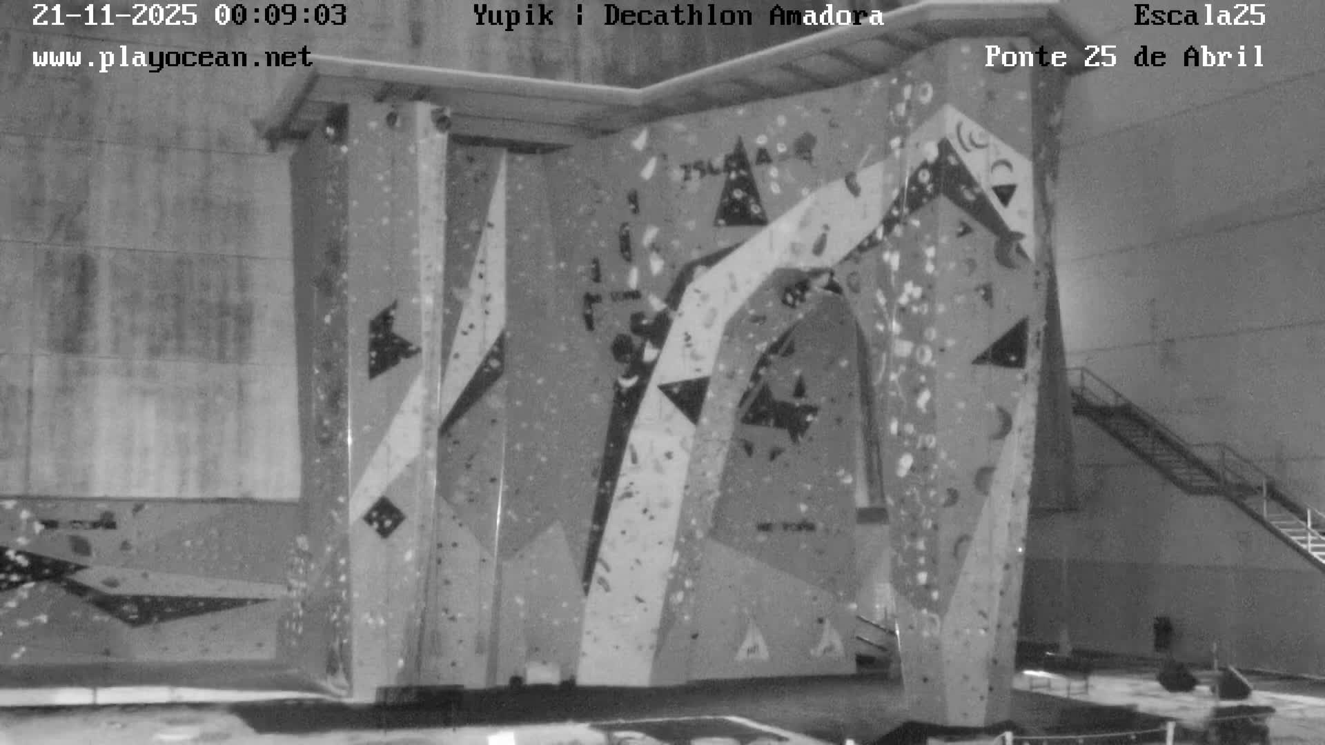 Under Ponte 25 de April Bridge, Escala25 Climbing Studio Live Cam - Alcantara, Lisbon, Portugal 