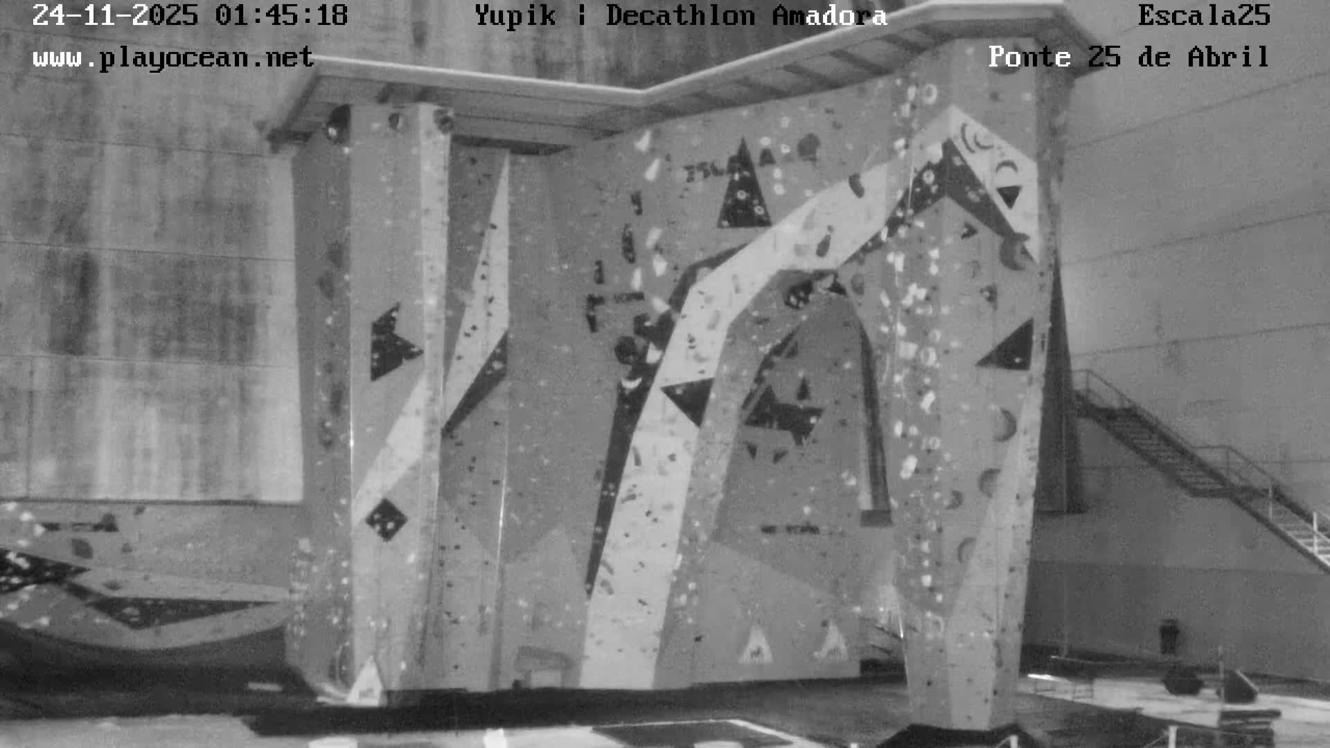 Under Ponte 25 de April Bridge, Escala25 Climbing Studio Live Cam - Alcantara, Lisbon, Portugal 