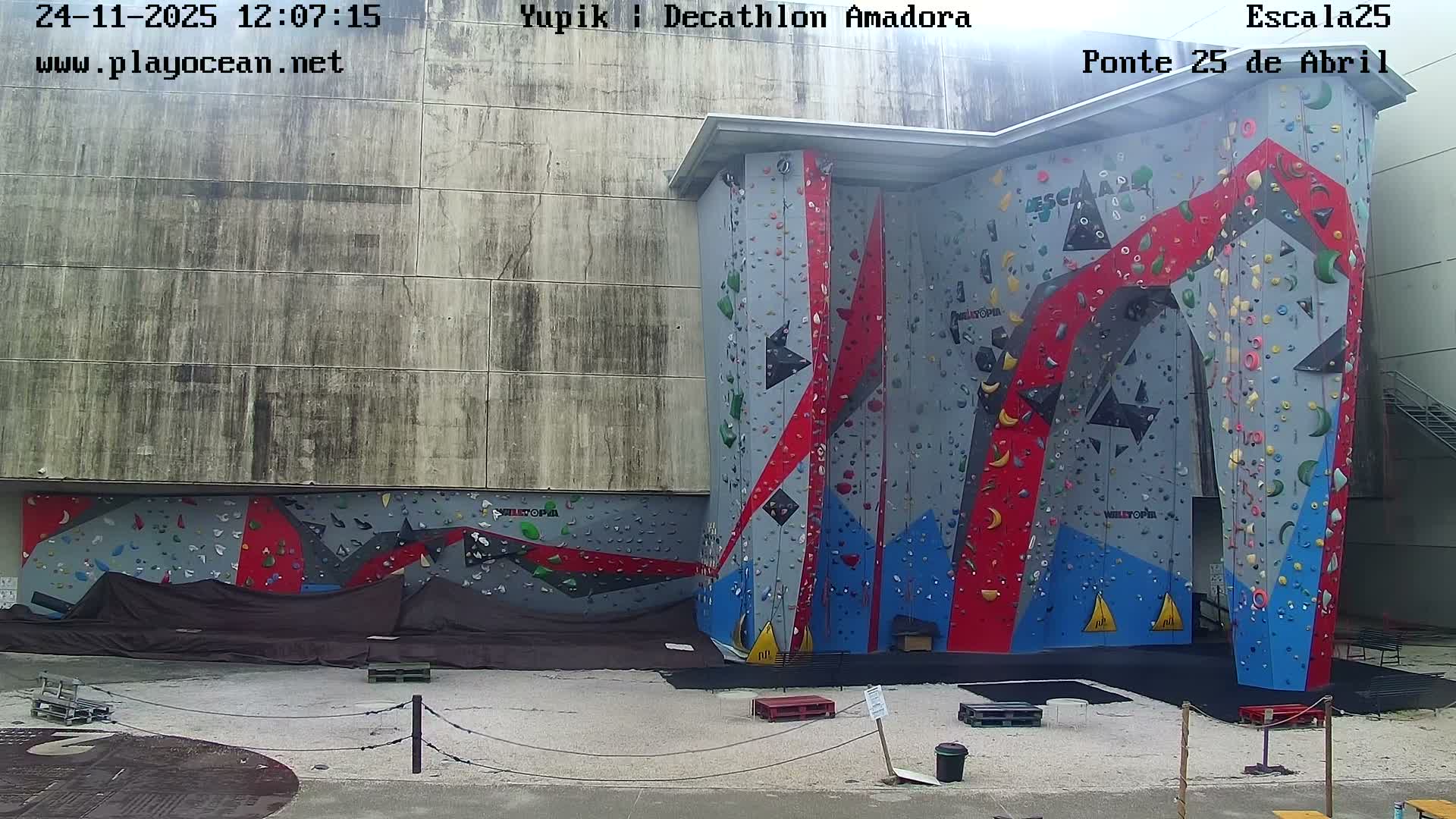 Under Ponte 25 de April Bridge, Escala25 Climbing Studio Live Cam - Alcantara, Lisbon, Portugal 