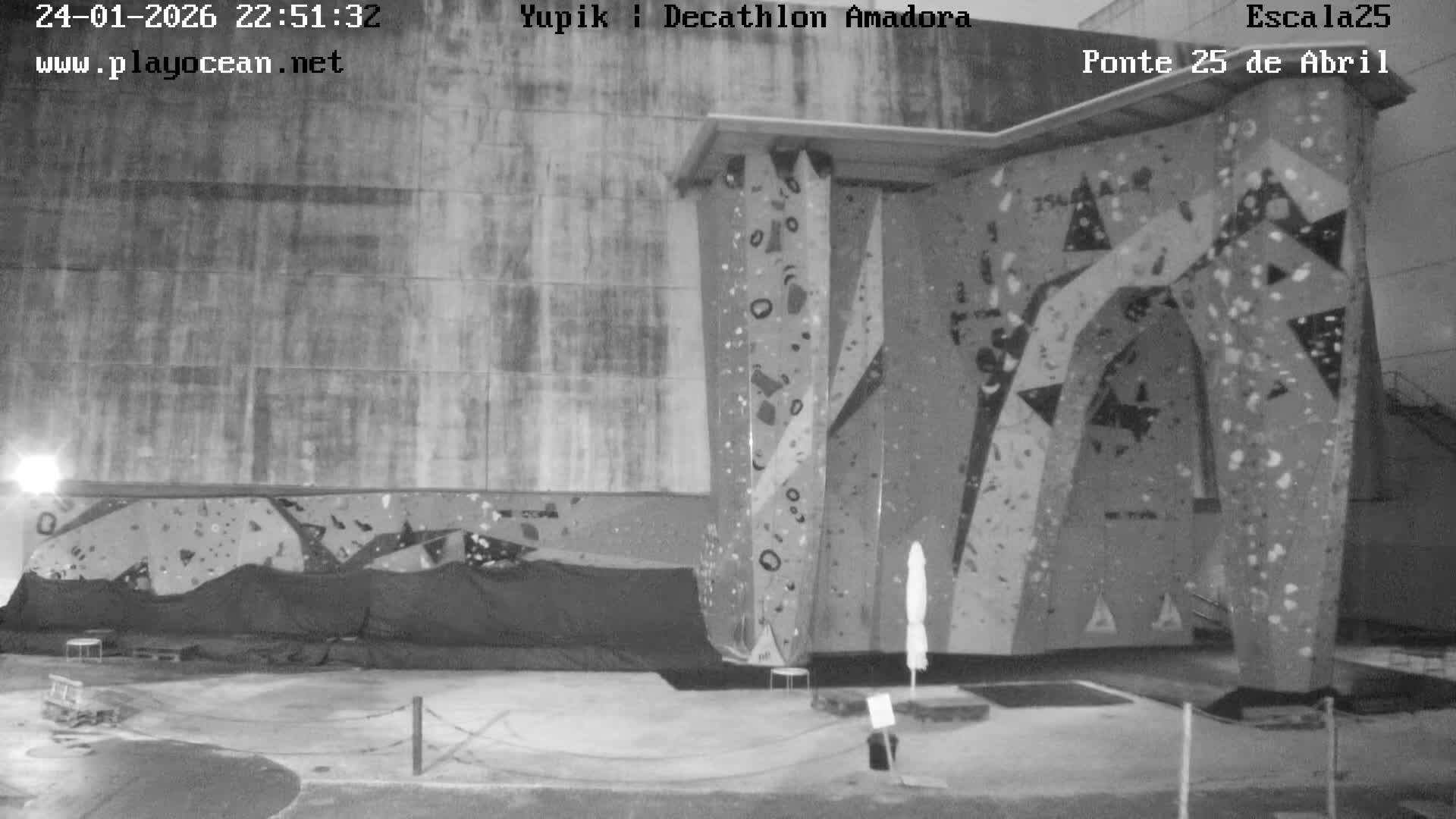 Under Ponte 25 de April Bridge, Escala25 Climbing Studio Live Cam - Alcantara, Lisbon, Portugal 