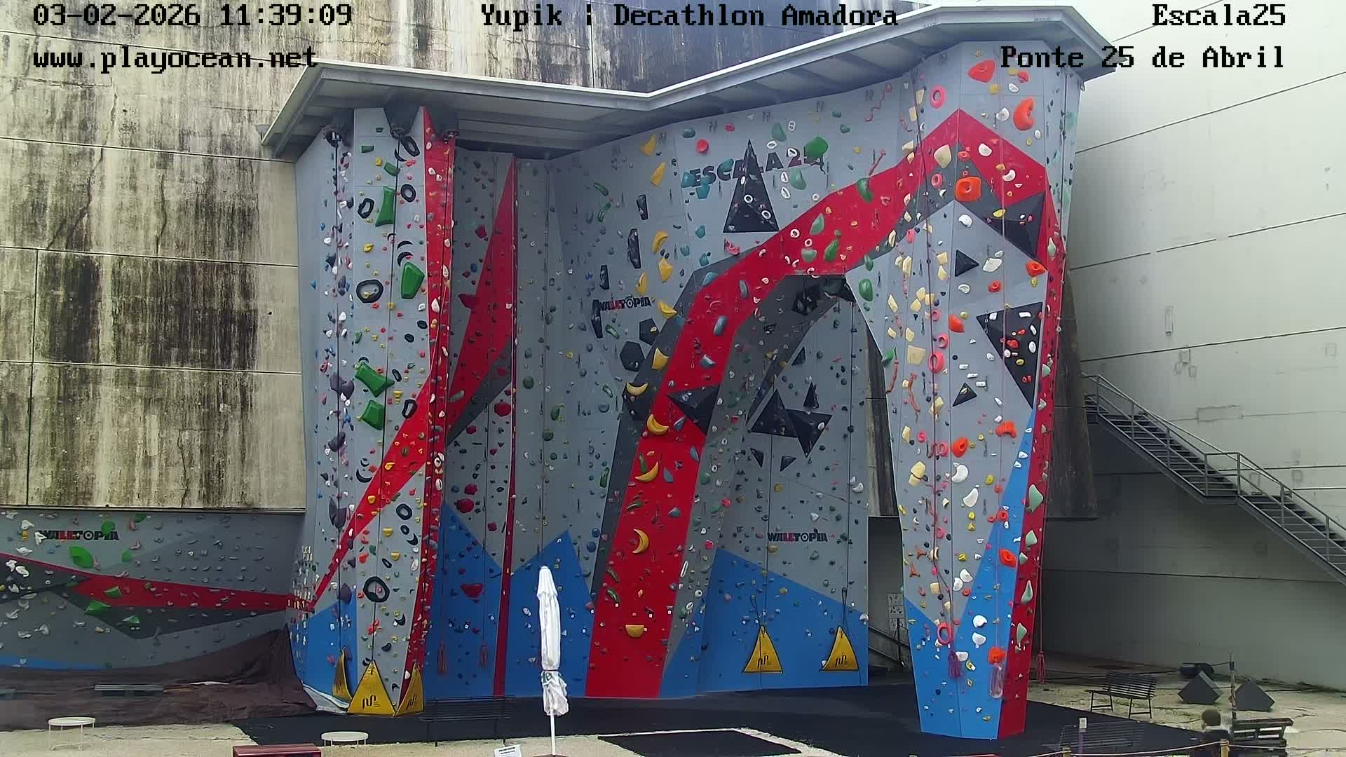 Under Ponte 25 de April Bridge, Escala25 Climbing Studio Live Cam - Alcantara, Lisbon, Portugal 
