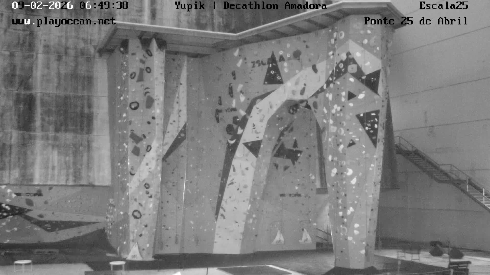 Under Ponte 25 de April Bridge, Escala25 Climbing Studio Live Cam - Alcantara, Lisbon, Portugal 