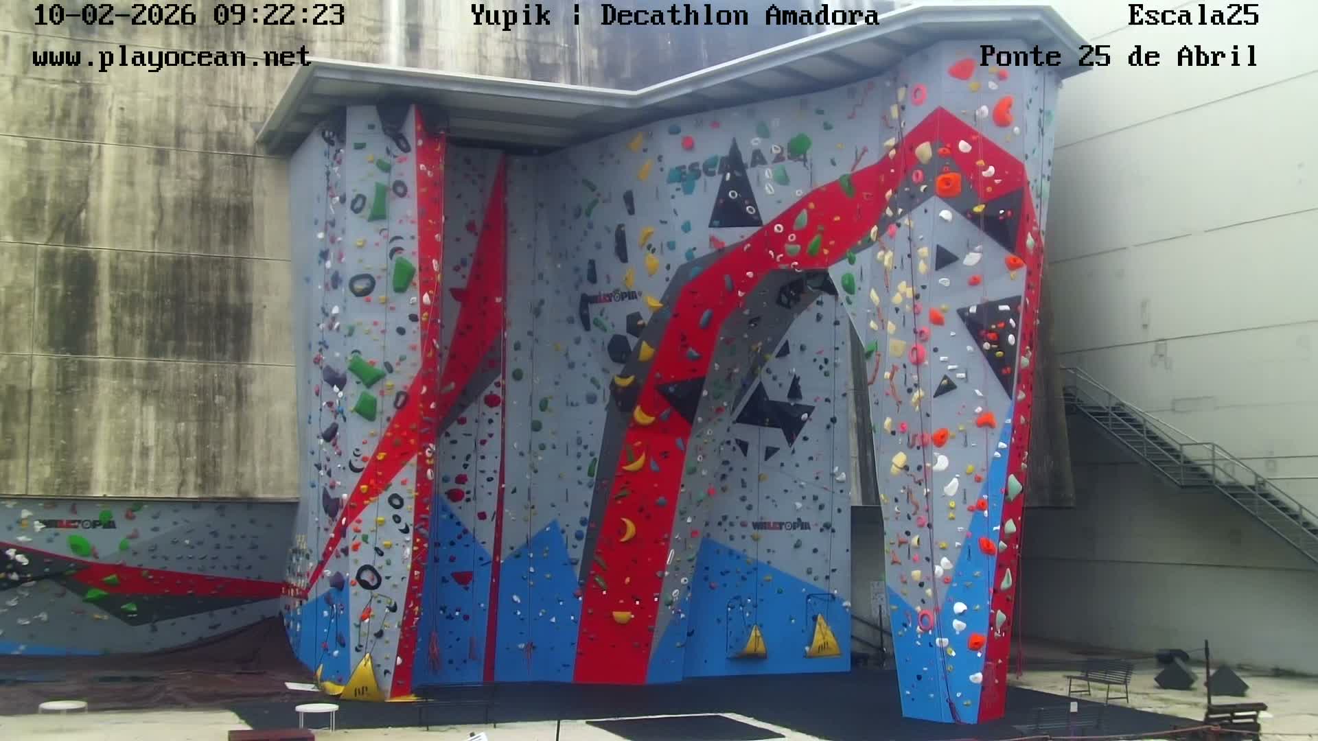 Under Ponte 25 de April Bridge, Escala25 Climbing Studio Live Cam - Alcantara, Lisbon, Portugal 