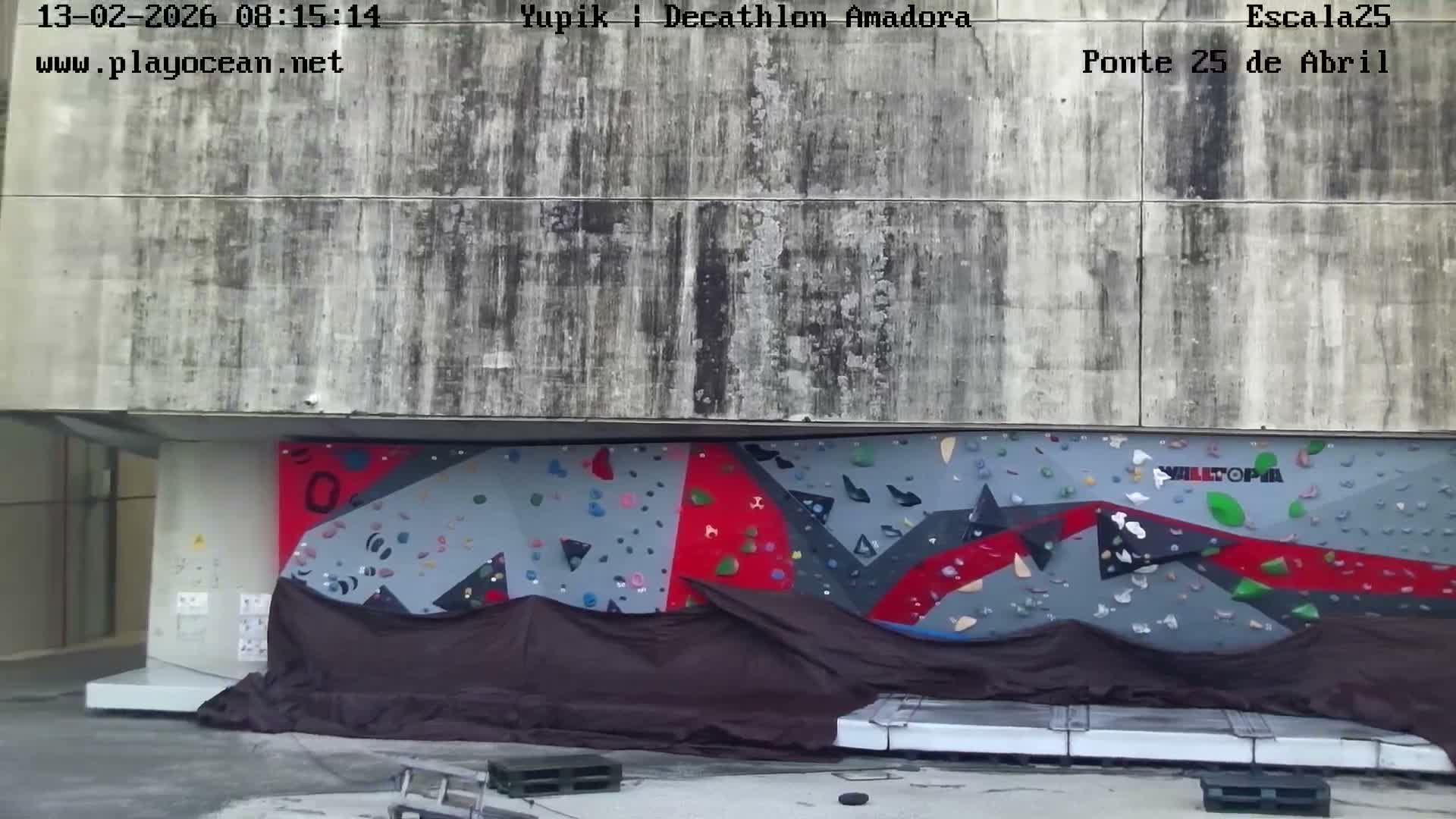 Under Ponte 25 de April Bridge, Escala25 Climbing Studio Live Cam - Alcantara, Lisbon, Portugal 