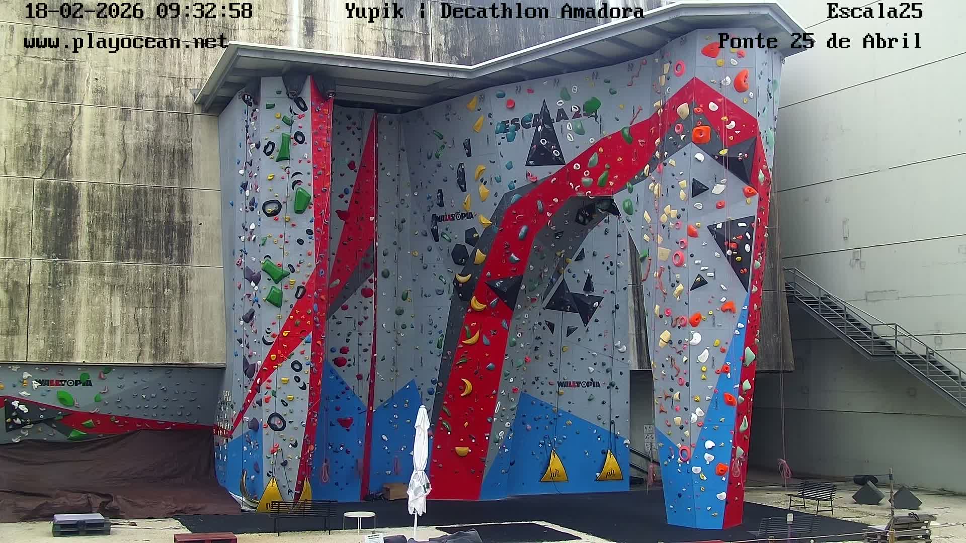 Under Ponte 25 de April Bridge, Escala25 Climbing Studio Live Cam - Alcantara, Lisbon, Portugal 