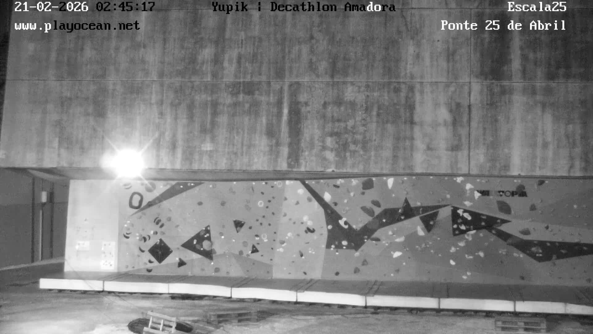 Under Ponte 25 de April Bridge, Escala25 Climbing Studio Live Cam - Alcantara, Lisbon, Portugal 