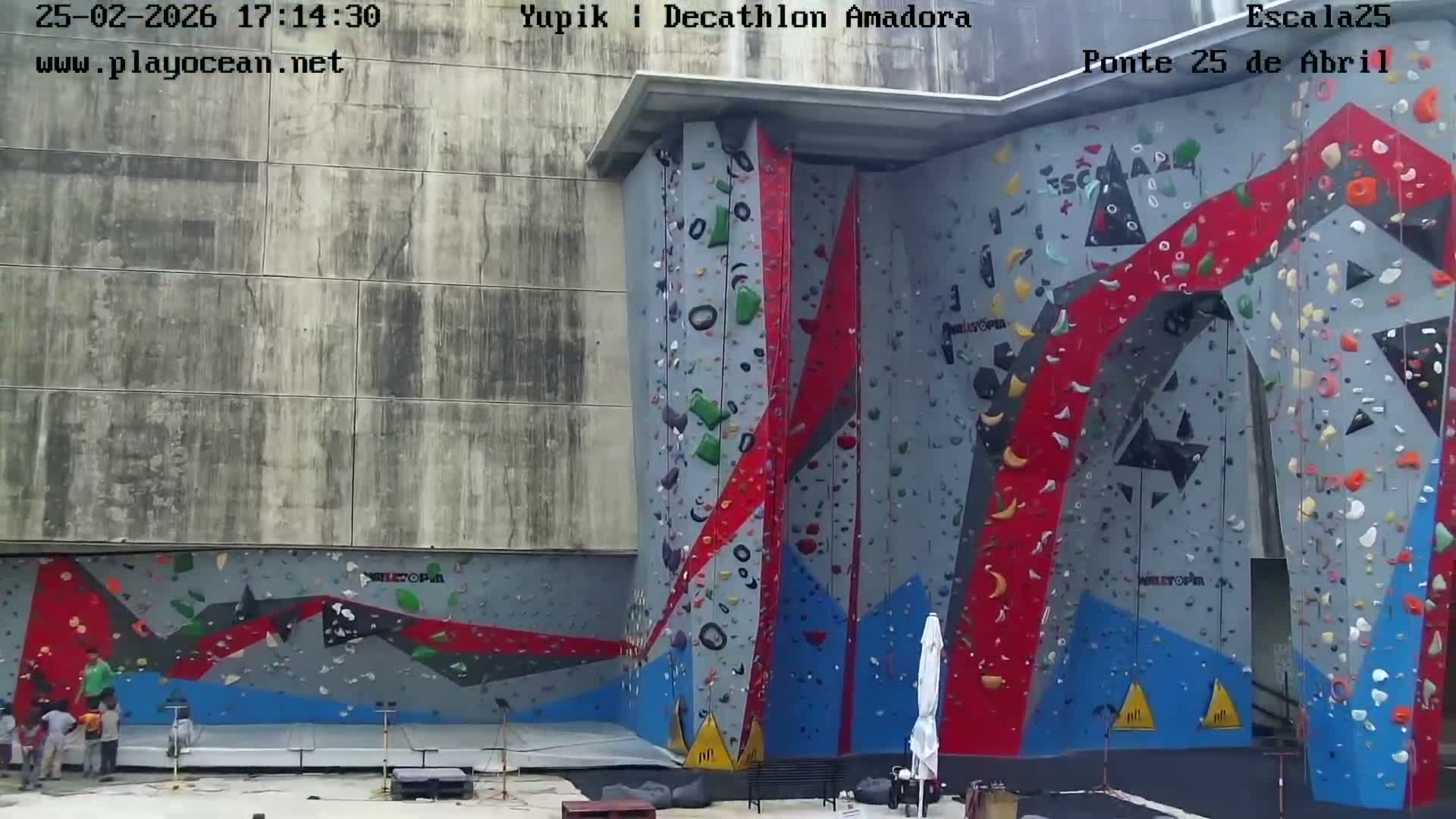 Under Ponte 25 de April Bridge, Escala25 Climbing Studio Live Cam - Alcantara, Lisbon, Portugal 