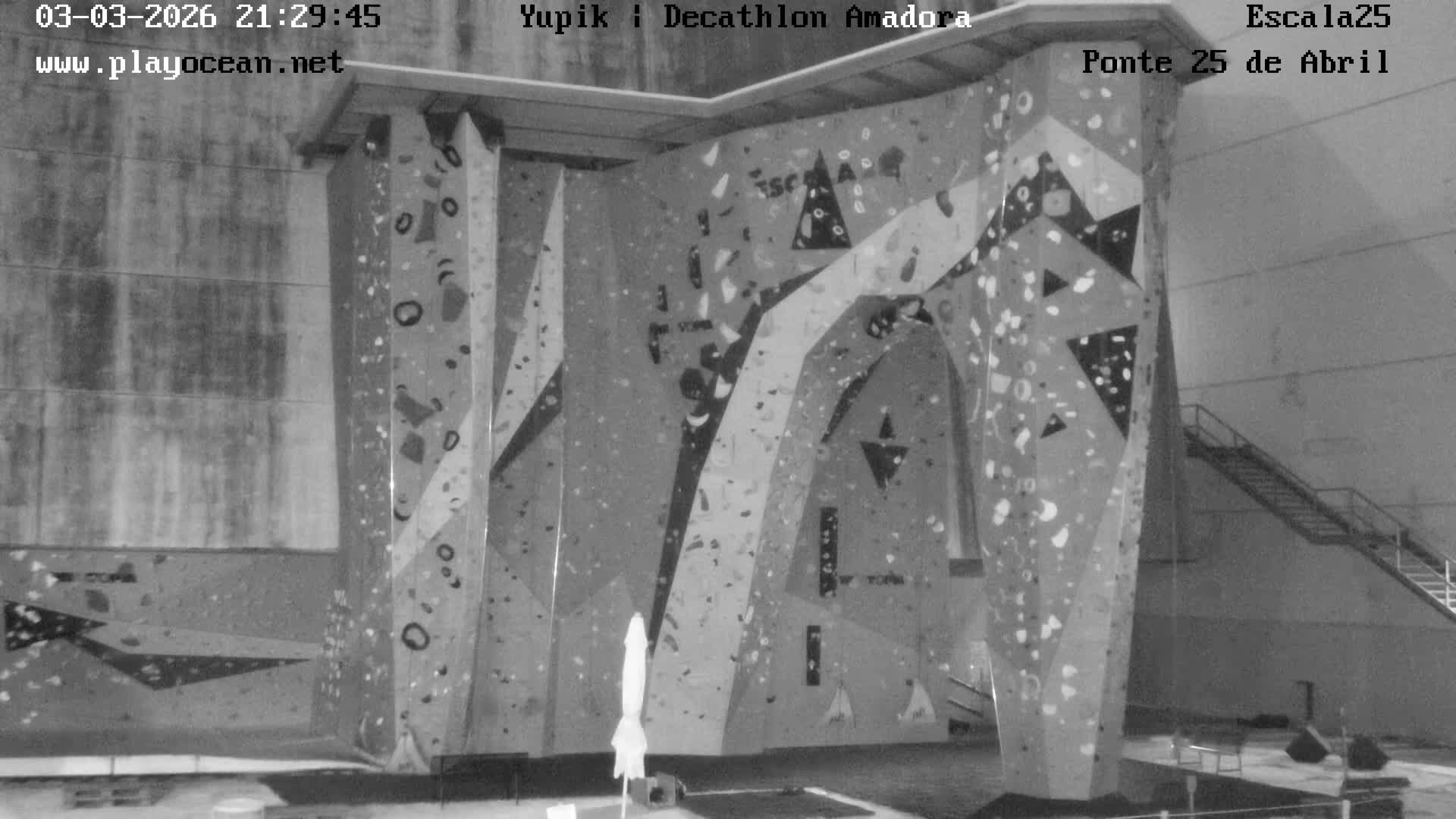 Under Ponte 25 de April Bridge, Escala25 Climbing Studio Live Cam - Alcantara, Lisbon, Portugal 