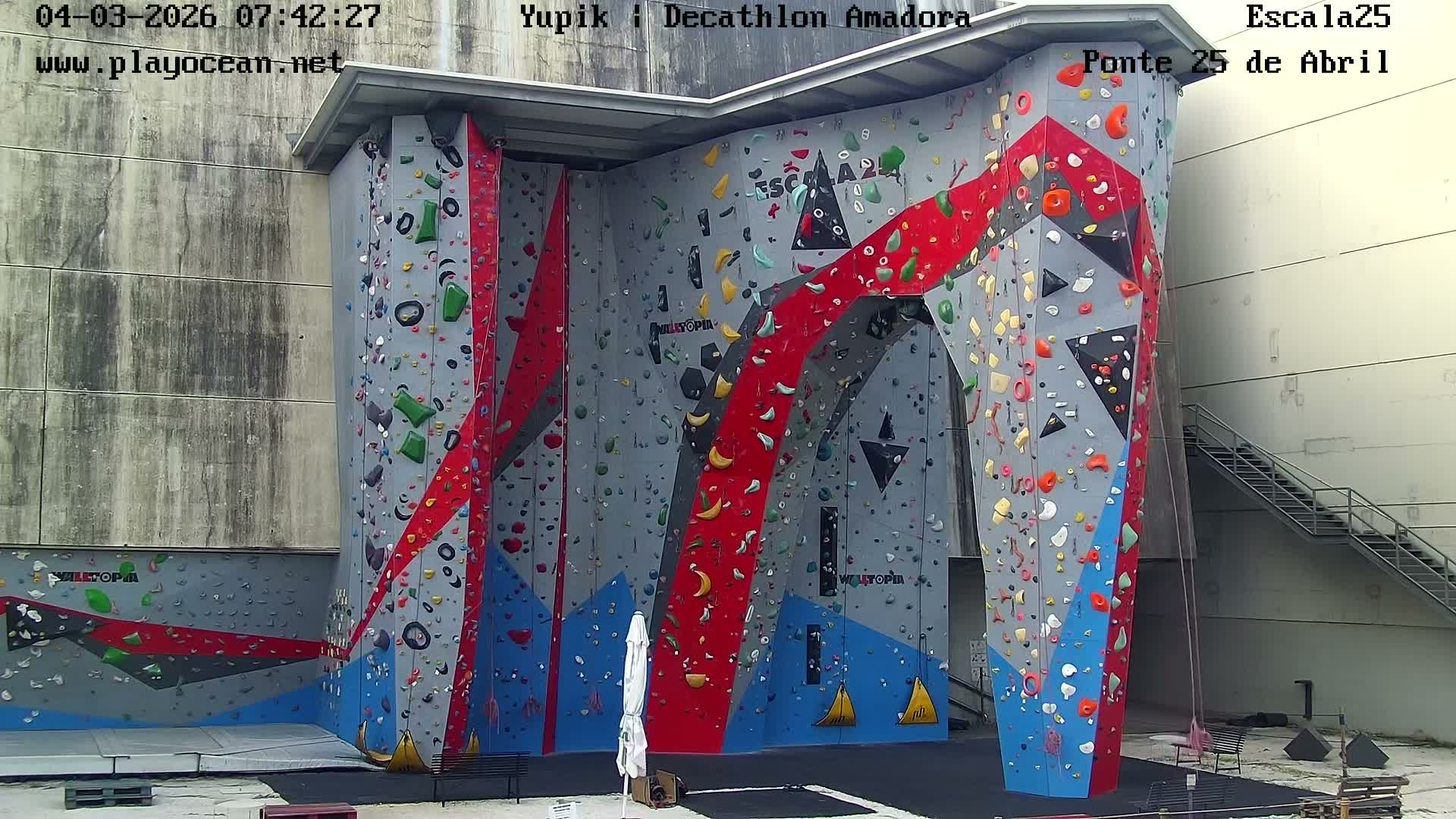 Under Ponte 25 de April Bridge, Escala25 Climbing Studio Live Cam - Alcantara, Lisbon, Portugal 