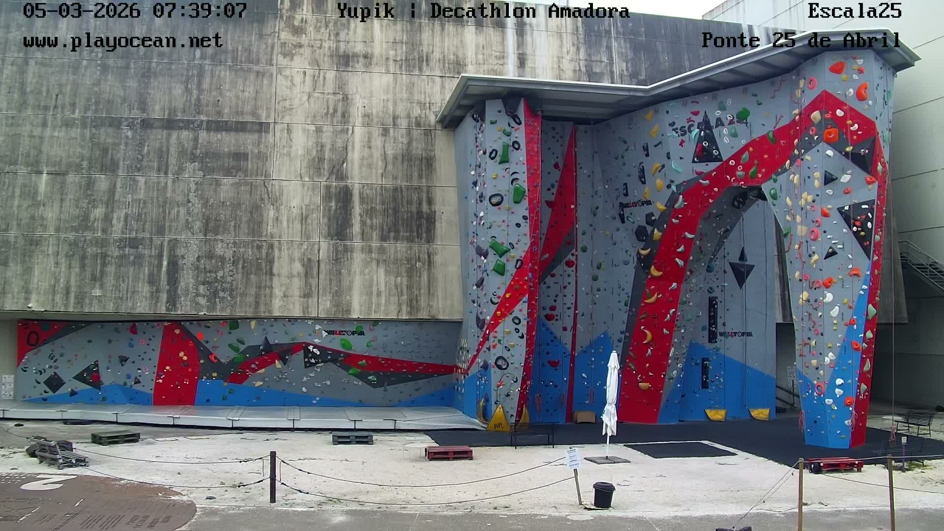 Under Ponte 25 de April Bridge, Escala25 Climbing Studio Live Cam - Alcantara, Lisbon, Portugal 