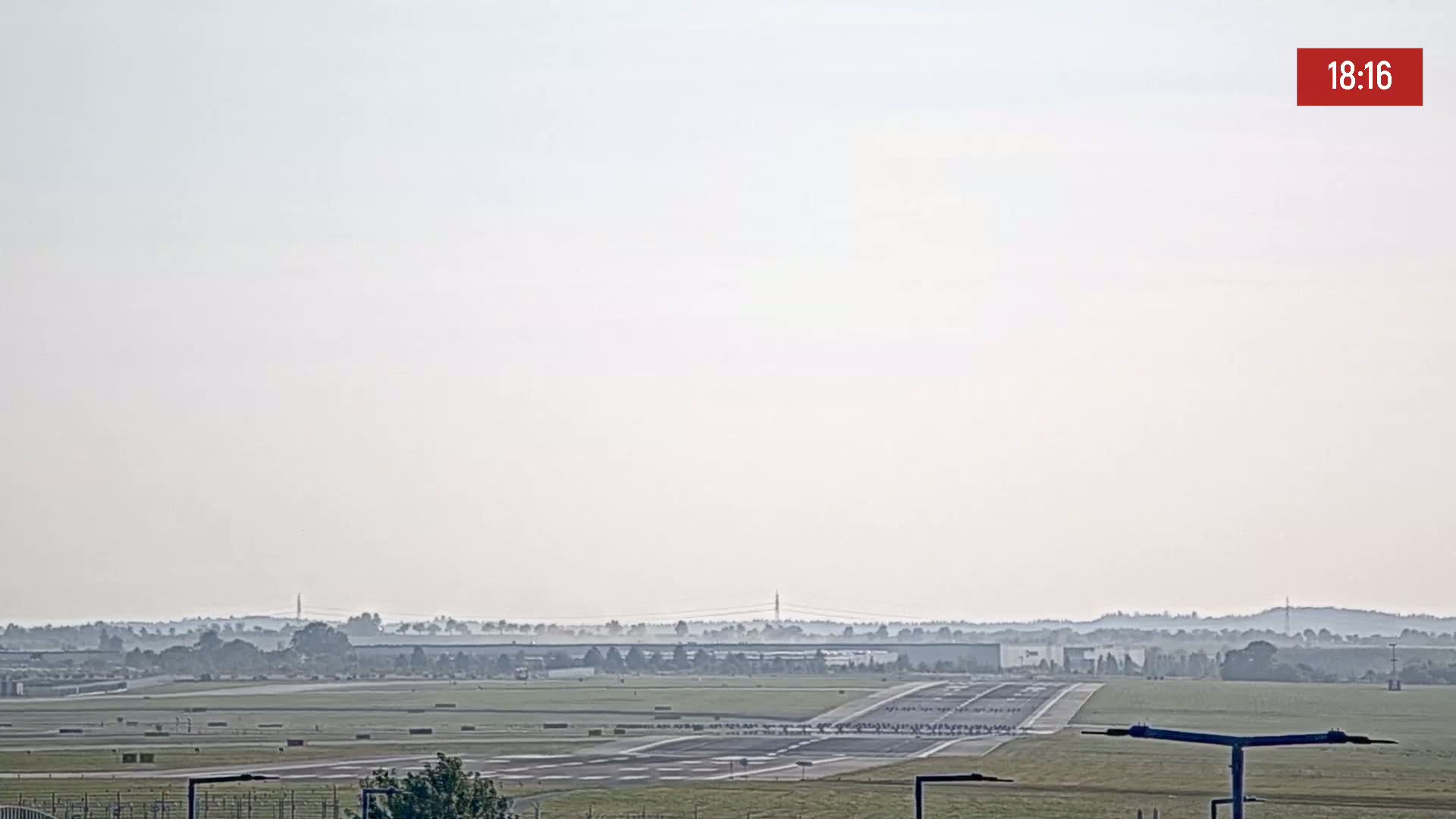Prague Vaclav Havel Airport Radio & Live Cam - Ruzyne, Prague, Czechia