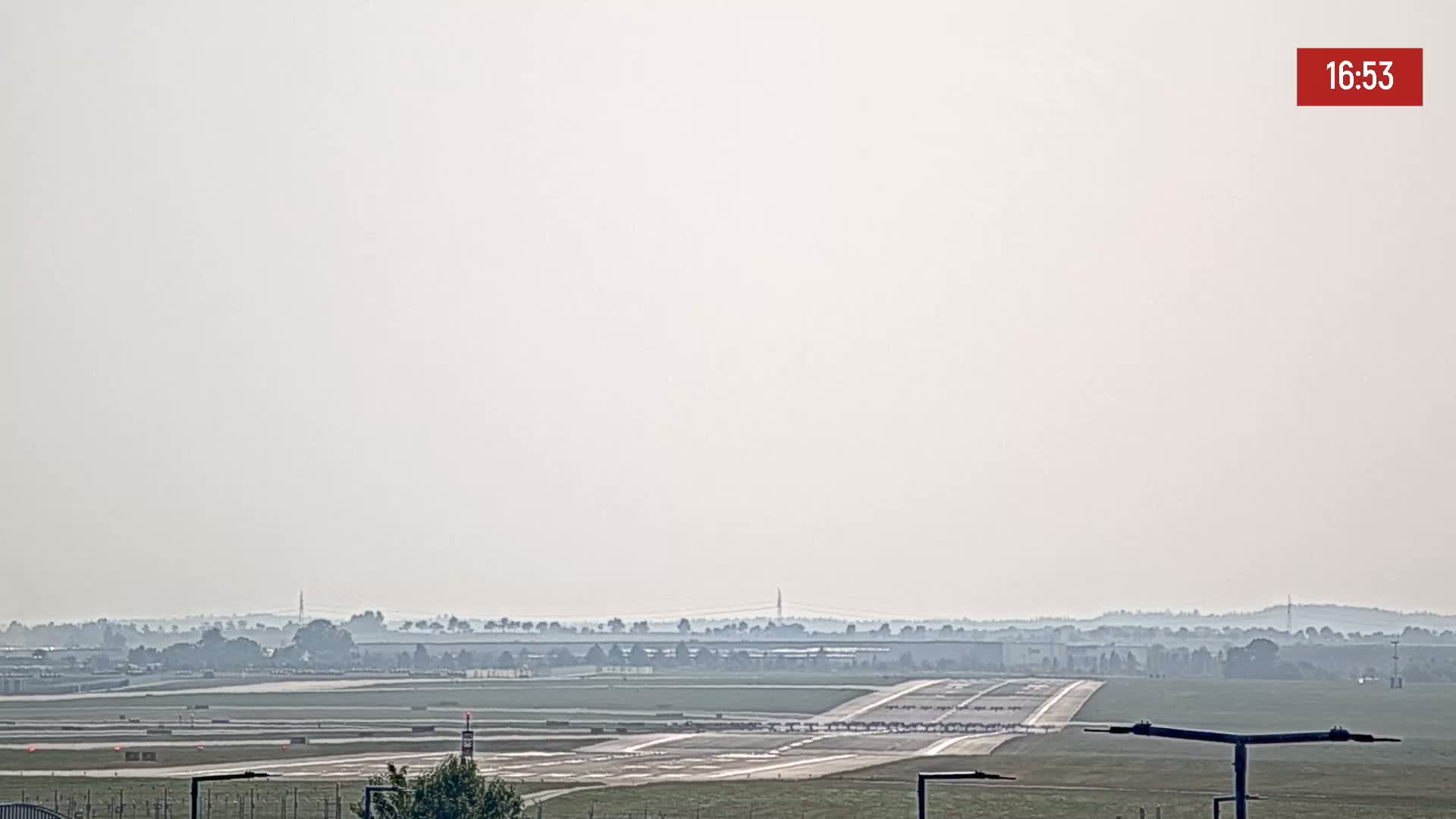 Prague Vaclav Havel Airport Radio & Live Cam - Ruzyne, Prague, Czechia