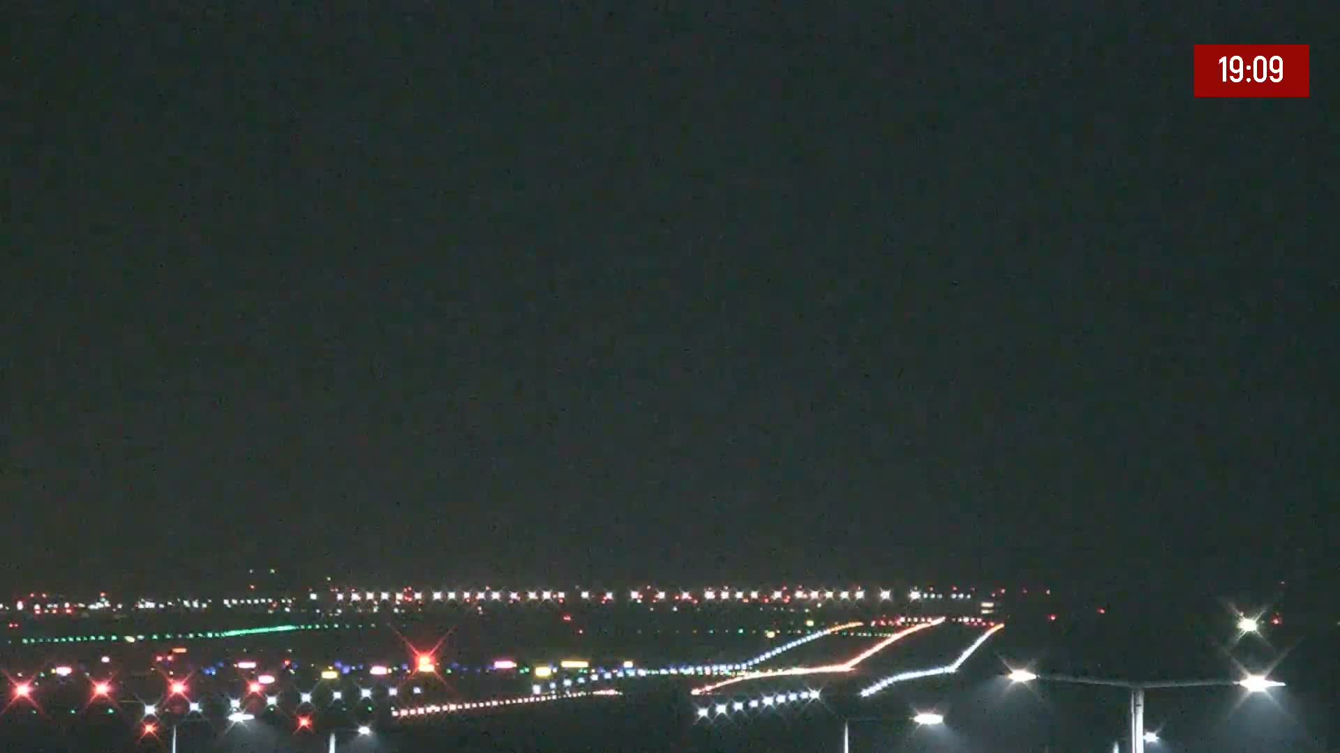 Prague Vaclav Havel Airport Radio & Live Cam - Ruzyne, Prague, Czechia