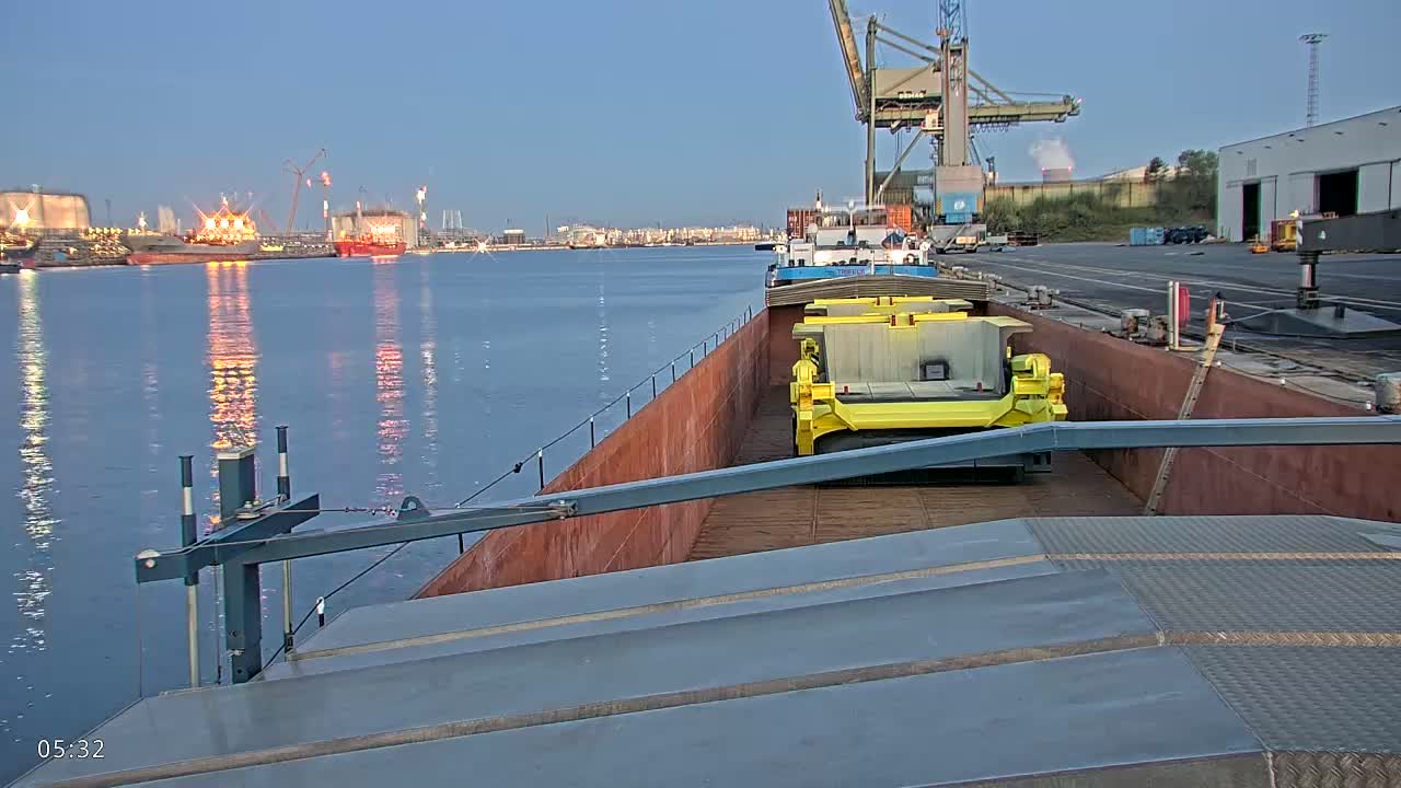 Elbe River Seaway between Hamburg-Decin  with RIO Boat Trip Live Cam - Decin, Usti nad Labem, Czechia
