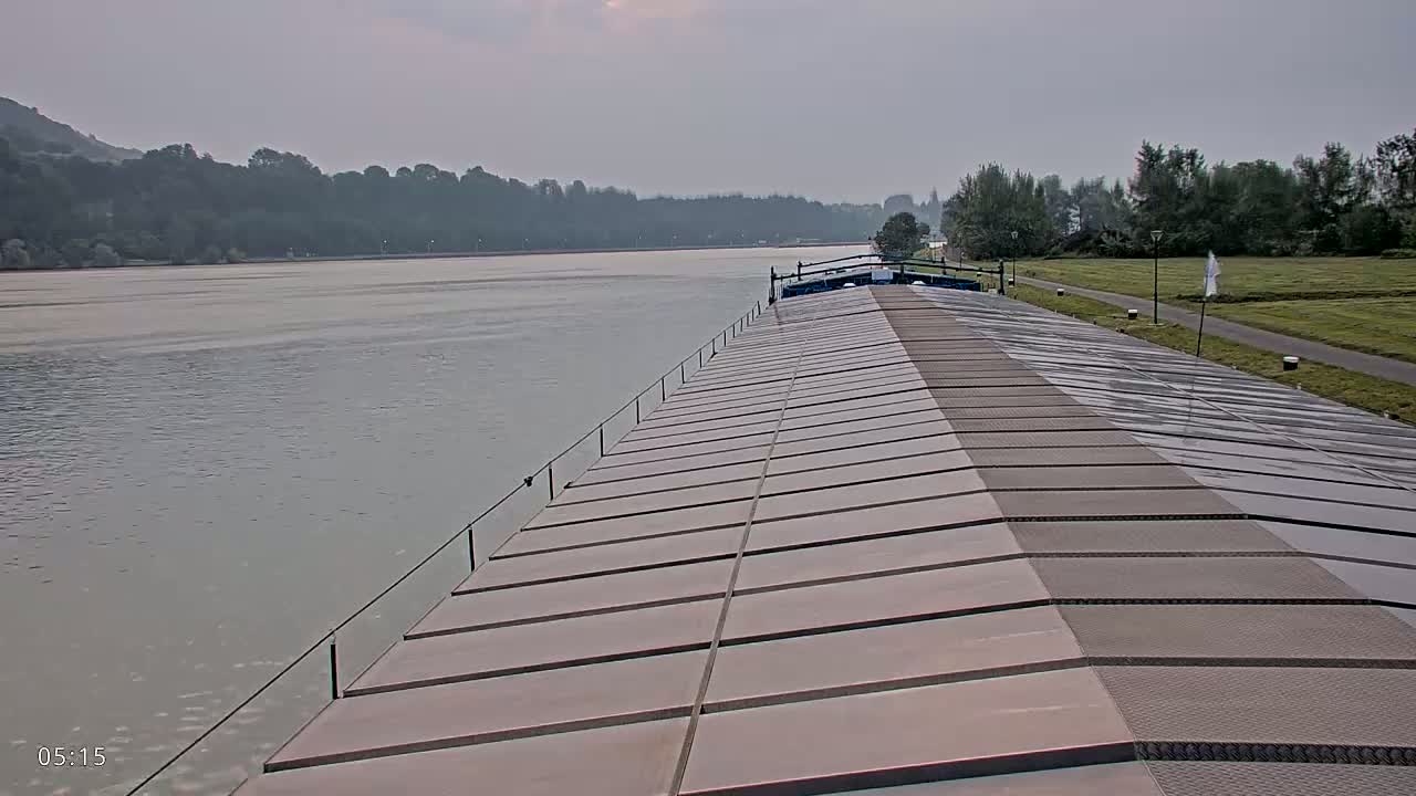 Elbe River Seaway between Hamburg-Decin  with RIO Boat Trip Live Cam - Decin, Usti nad Labem, Czechia