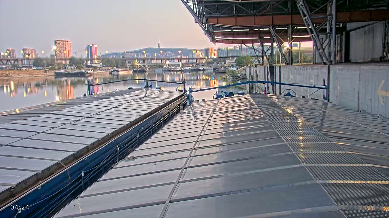 Elbe River Seaway between Hamburg-Decin  with RIO Boat Trip Live Cam - Decin, Usti nad Labem, Czechia