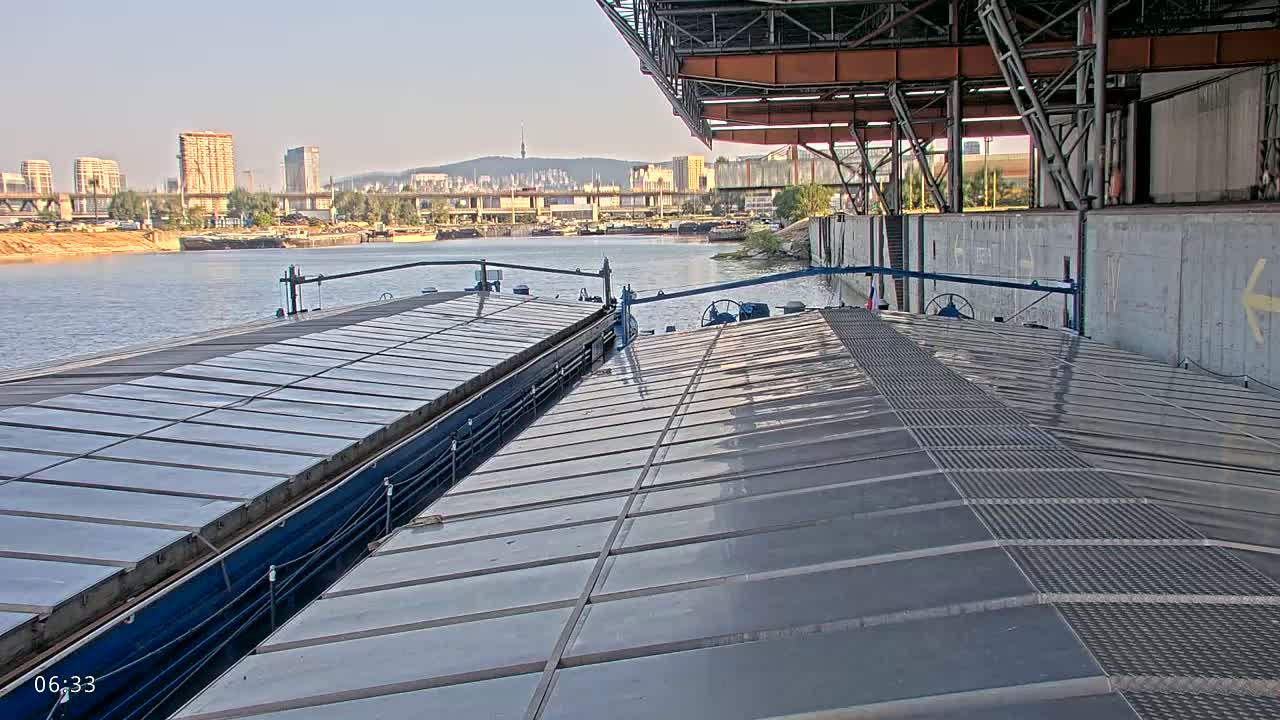 Elbe River Seaway between Hamburg-Decin  with RIO Boat Trip Live Cam - Decin, Usti nad Labem, Czechia