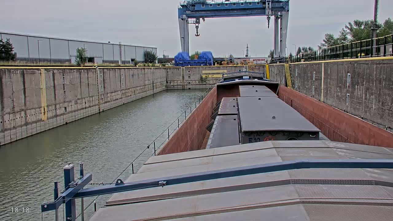 Elbe River Seaway between Hamburg-Decin  with RIO Boat Trip Live Cam - Decin, Usti nad Labem, Czechia