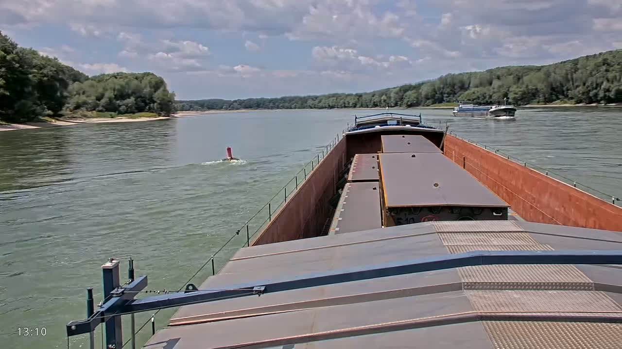 Elbe River Seaway between Hamburg-Decin  with RIO Boat Trip Live Cam - Decin, Usti nad Labem, Czechia