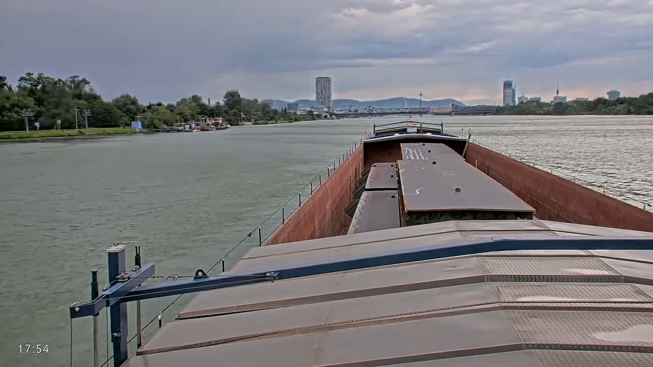 Elbe River Seaway between Hamburg-Decin  with RIO Boat Trip Live Cam - Decin, Usti nad Labem, Czechia