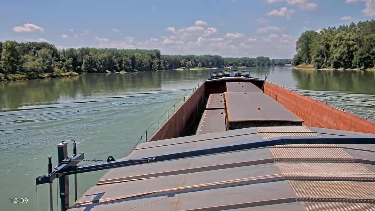 Elbe River Seaway between Hamburg-Decin  with RIO Boat Trip Live Cam - Decin, Usti nad Labem, Czechia