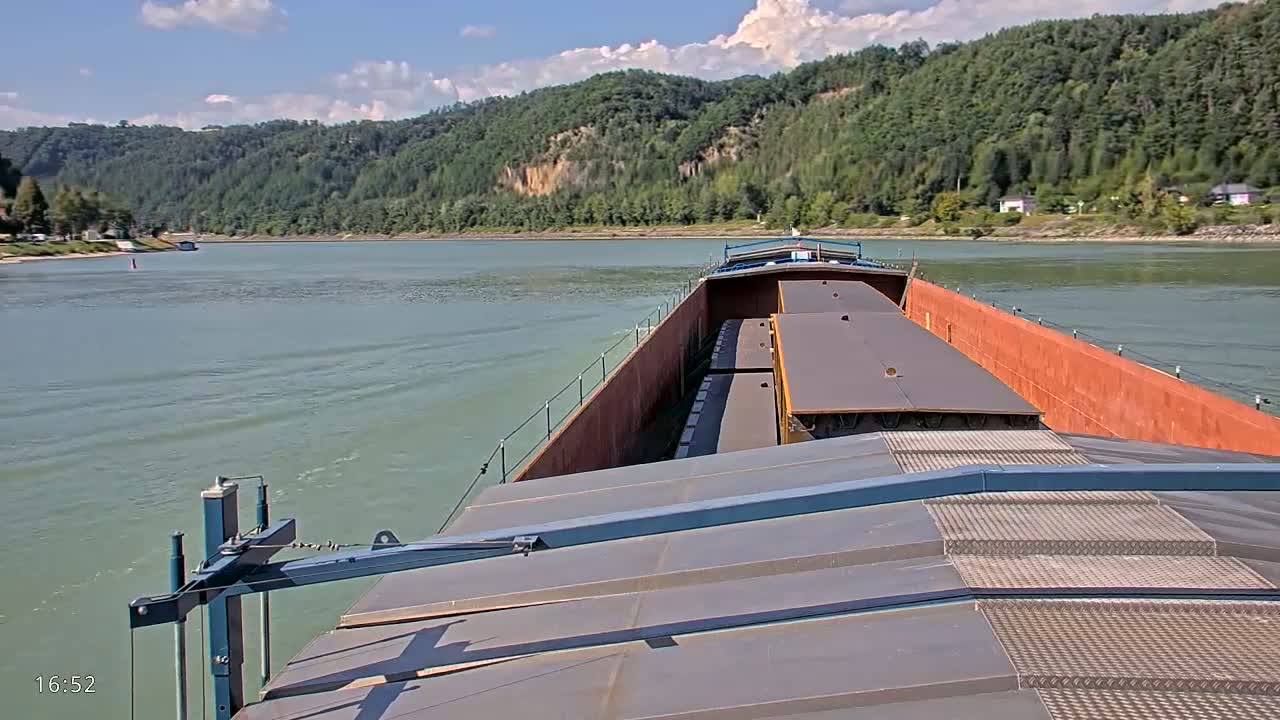 Elbe River Seaway between Hamburg-Decin  with RIO Boat Trip Live Cam - Decin, Usti nad Labem, Czechia