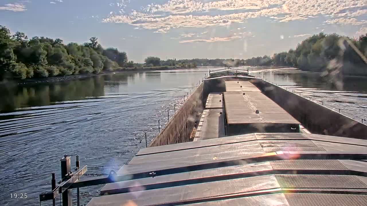 Elbe River Seaway between Hamburg-Decin  with RIO Boat Trip Live Cam - Decin, Usti nad Labem, Czechia