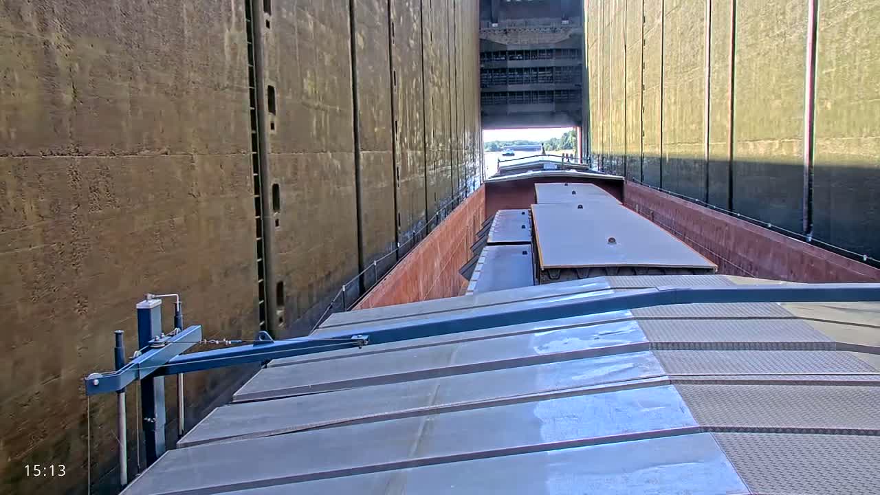 Elbe River Seaway between Hamburg-Decin  with RIO Boat Trip Live Cam - Decin, Usti nad Labem, Czechia