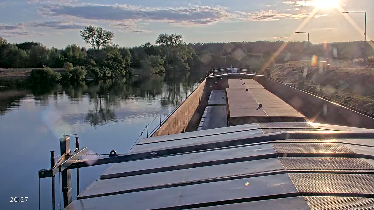 Elbe River Seaway between Hamburg-Decin  with RIO Boat Trip Live Cam - Decin, Usti nad Labem, Czechia