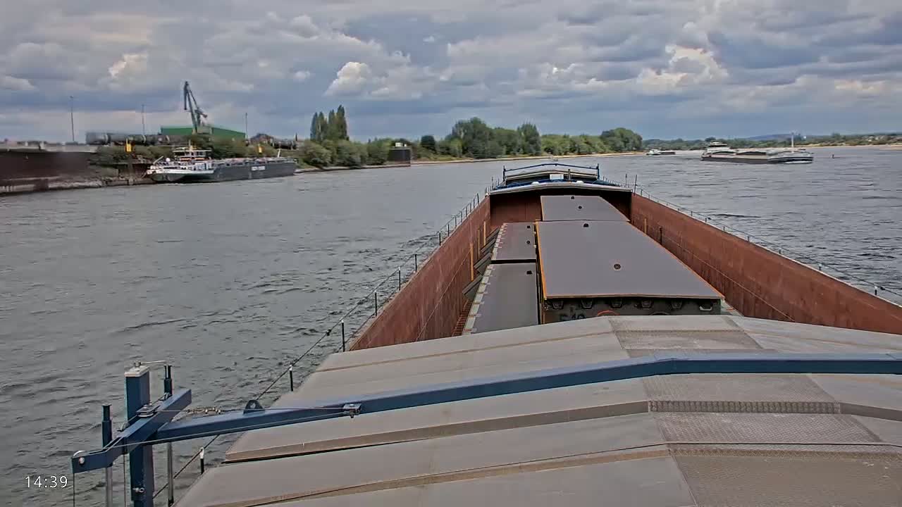 Elbe River Seaway between Hamburg-Decin  with RIO Boat Trip Live Cam - Decin, Usti nad Labem, Czechia