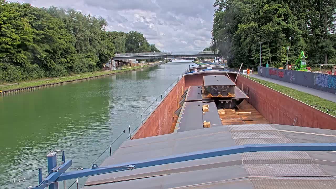 Elbe River Seaway between Hamburg-Decin  with RIO Boat Trip Live Cam - Decin, Usti nad Labem, Czechia