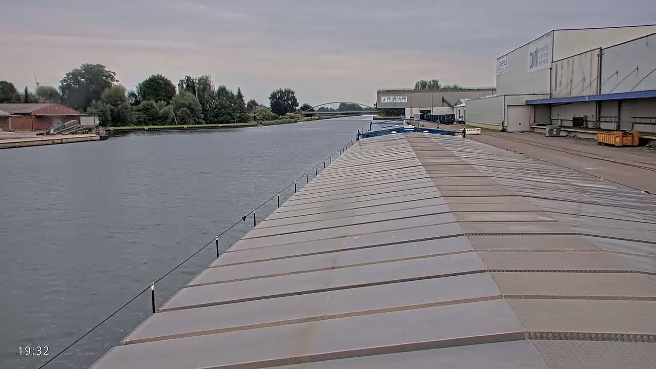 Elbe River Seaway between Hamburg-Decin  with RIO Boat Trip Live Cam - Decin, Usti nad Labem, Czechia