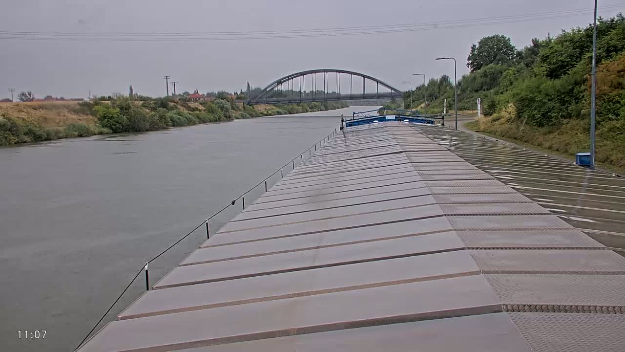 Elbe River Seaway between Hamburg-Decin  with RIO Boat Trip Live Cam - Decin, Usti nad Labem, Czechia