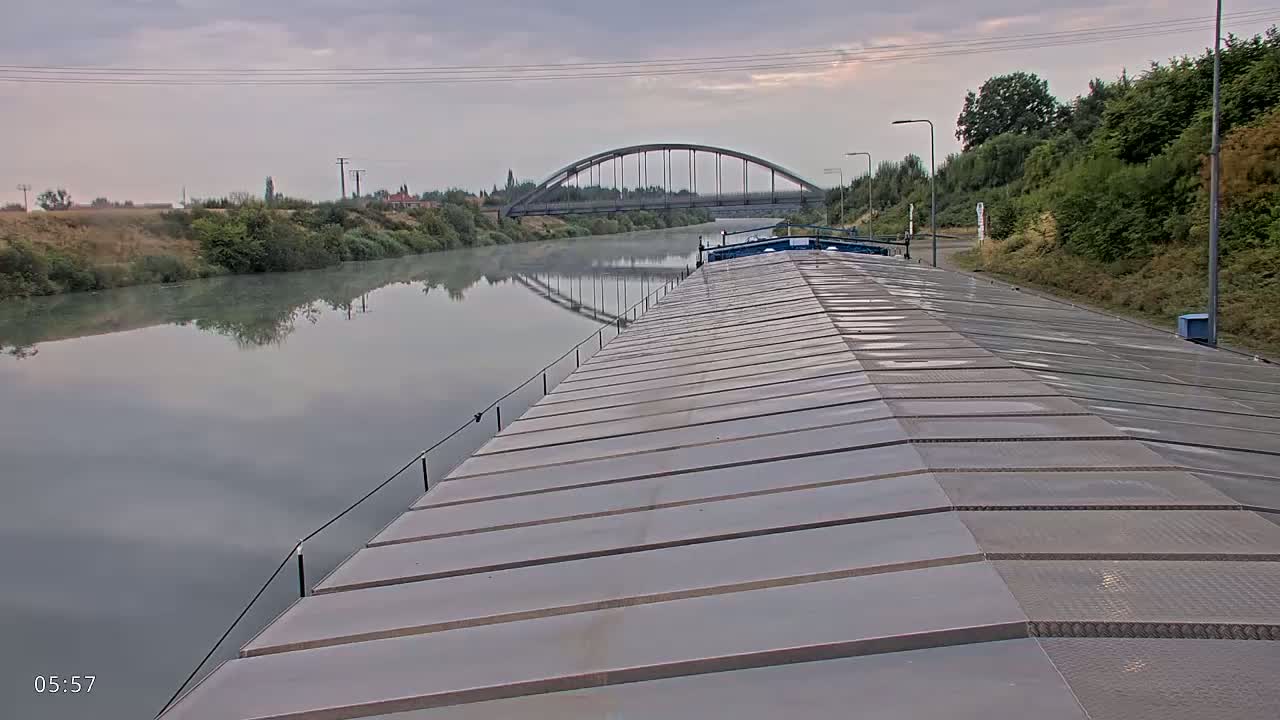 Elbe River Seaway between Hamburg-Decin  with RIO Boat Trip Live Cam - Decin, Usti nad Labem, Czechia