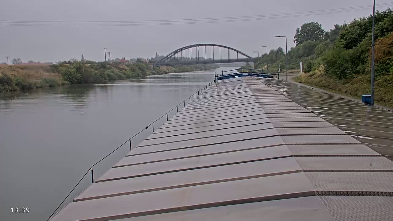 Elbe River Seaway between Hamburg-Decin  with RIO Boat Trip Live Cam - Decin, Usti nad Labem, Czechia