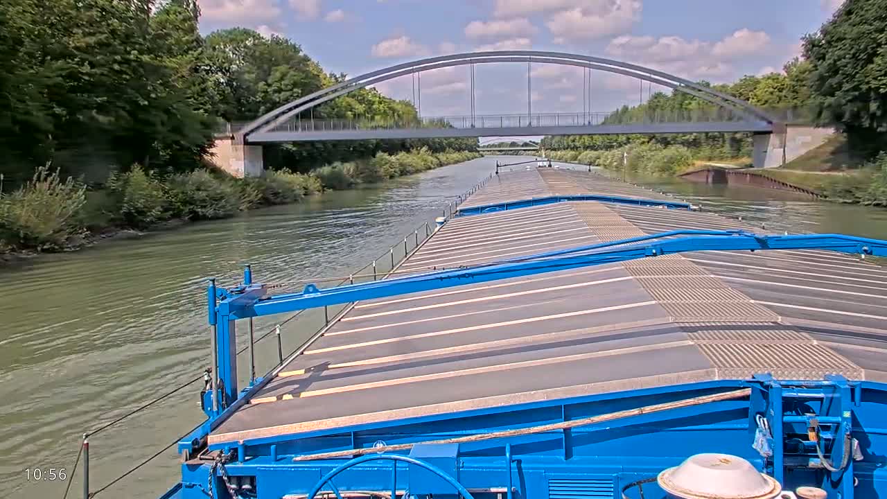 Elbe River Seaway between Hamburg-Decin  with RIO Boat Trip Live Cam - Decin, Usti nad Labem, Czechia