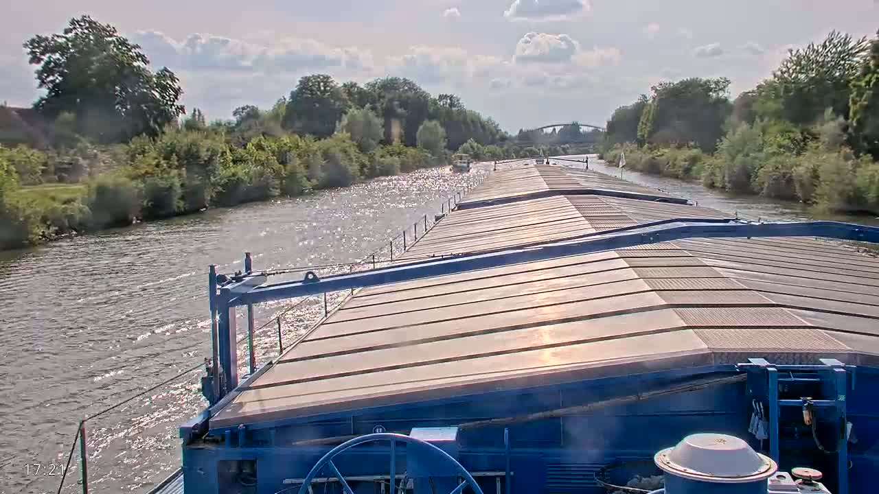 Elbe River Seaway between Hamburg-Decin  with RIO Boat Trip Live Cam - Decin, Usti nad Labem, Czechia
