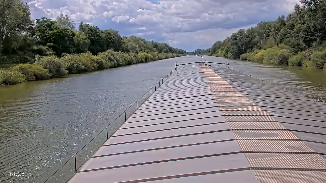 Elbe River Seaway between Hamburg-Decin  with RIO Boat Trip Live Cam - Decin, Usti nad Labem, Czechia