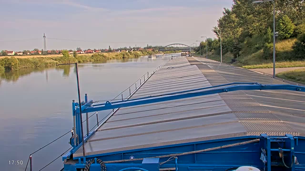 Elbe River Seaway between Hamburg-Decin  with RIO Boat Trip Live Cam - Decin, Usti nad Labem, Czechia