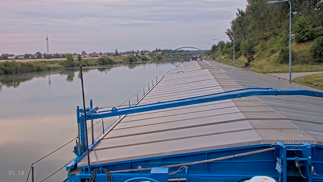 Elbe River Seaway between Hamburg-Decin  with RIO Boat Trip Live Cam - Decin, Usti nad Labem, Czechia