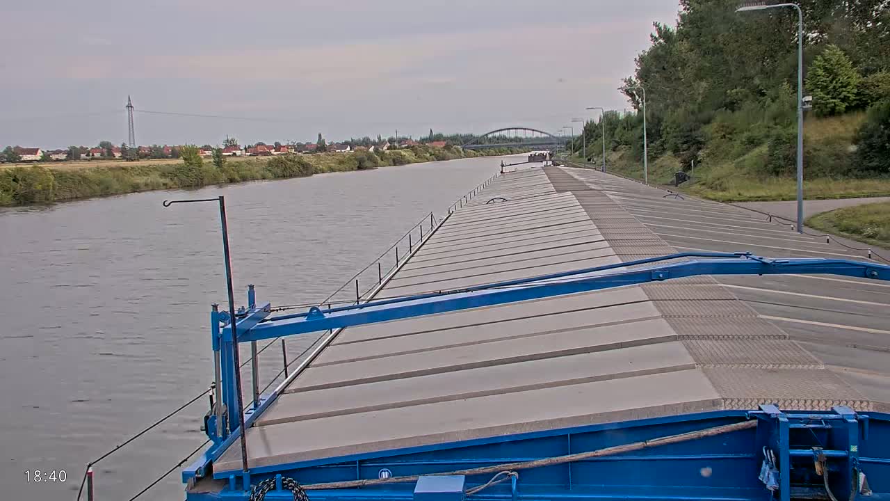 Elbe River Seaway between Hamburg-Decin  with RIO Boat Trip Live Cam - Decin, Usti nad Labem, Czechia