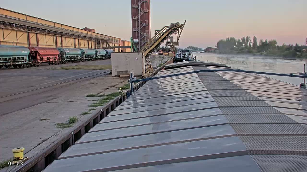 Elbe River Seaway between Hamburg-Decin  with RIO Boat Trip Live Cam - Decin, Usti nad Labem, Czechia