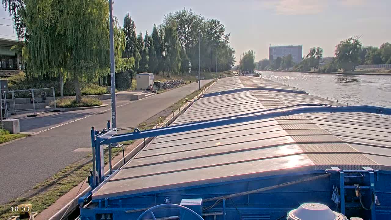 Elbe River Seaway between Hamburg-Decin  with RIO Boat Trip Live Cam - Decin, Usti nad Labem, Czechia